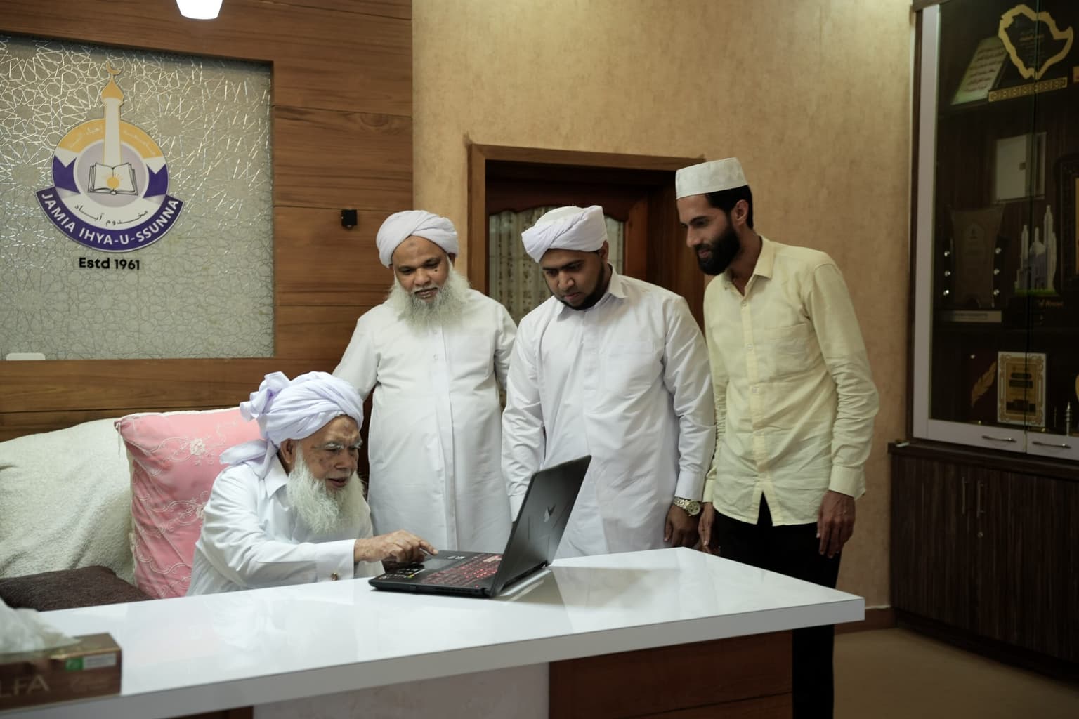 എസ് എസ് എഫ് മെമ്പർഷിപ്പ് ക്യാമ്പയിന് തുടക്കം; റഈസുൽ ഉലമ സുലൈമാൻ ഉസ്താദ് പോർട്ടൽ ലോഞ്ച് ചെയ്തു